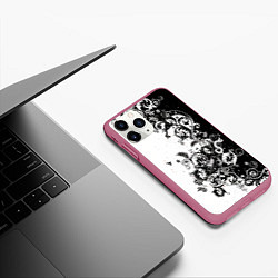 Чехол iPhone 11 Pro матовый Черно-белая птица среди узорчатых цветов, цвет: 3D-малиновый — фото 2