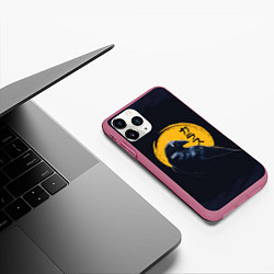 Чехол iPhone 11 Pro матовый Raven and moon, цвет: 3D-малиновый — фото 2