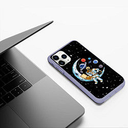 Чехол iPhone 11 Pro матовый Skeleton astronaut eats pizza while sitting on the, цвет: 3D-светло-сиреневый — фото 2