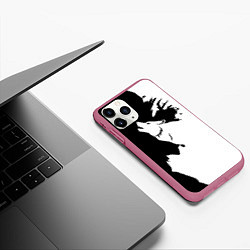 Чехол iPhone 11 Pro матовый Волчий вой в горах, цвет: 3D-малиновый — фото 2