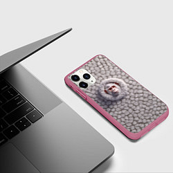 Чехол iPhone 11 Pro матовый Забавная белая обезьяна, цвет: 3D-малиновый — фото 2