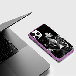 Чехол iPhone 11 Pro матовый Фредди - Квин, цвет: 3D-фиолетовый — фото 2