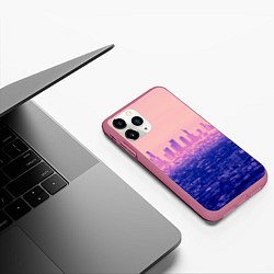 Чехол iPhone 11 Pro матовый Город в розовом и фиолетовом цветах, цвет: 3D-малиновый — фото 2