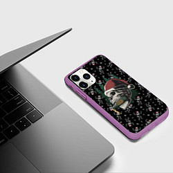 Чехол iPhone 11 Pro матовый Череп Санты на фоне леса, цвет: 3D-фиолетовый — фото 2