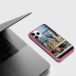 Чехол iPhone 11 Pro матовый Снежный день в городе, цвет: 3D-малиновый — фото 2