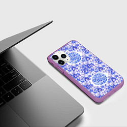 Чехол iPhone 11 Pro матовый Новогодняя гжель роспись, цвет: 3D-фиолетовый — фото 2
