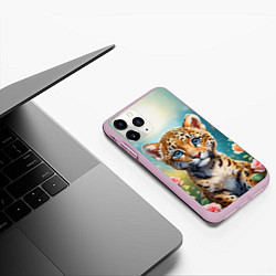 Чехол iPhone 11 Pro матовый Портрет леопарда с розами, цвет: 3D-розовый — фото 2