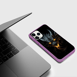Чехол iPhone 11 Pro матовый Черный огненный пещерный дракон символ 2024, цвет: 3D-фиолетовый — фото 2