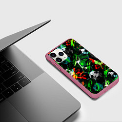 Чехол iPhone 11 Pro матовый Футбол паттерны, цвет: 3D-малиновый — фото 2