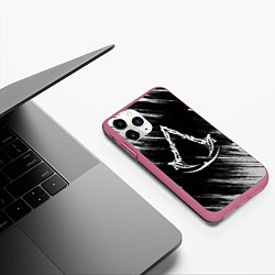 Чехол iPhone 11 Pro матовый Assassins creed Mirage - потертости, цвет: 3D-малиновый — фото 2