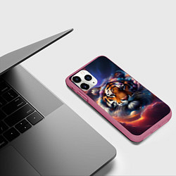 Чехол iPhone 11 Pro матовый Космический лев, цвет: 3D-малиновый — фото 2