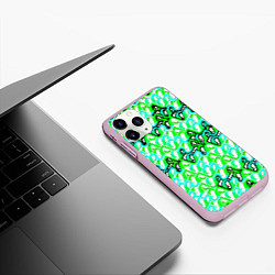 Чехол iPhone 11 Pro матовый Зелёный узор и бело-чёрная обводка, цвет: 3D-розовый — фото 2
