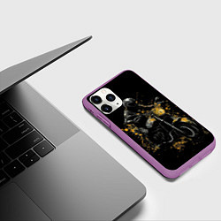 Чехол iPhone 11 Pro матовый Мотоциклист и желтые кляксы, цвет: 3D-фиолетовый — фото 2
