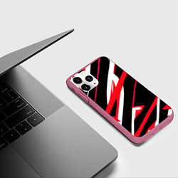 Чехол iPhone 11 Pro матовый Красно-белые полосы на чёрном фоне, цвет: 3D-малиновый — фото 2