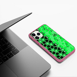 Чехол iPhone 11 Pro матовый Техно-киберпанк шестиугольники зелёный и чёрный с, цвет: 3D-малиновый — фото 2