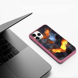 Чехол iPhone 11 Pro матовый Горящая чешуя, цвет: 3D-малиновый — фото 2
