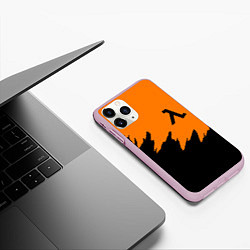 Чехол iPhone 11 Pro матовый Half life чёрно оранжевый, цвет: 3D-розовый — фото 2