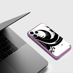 Чехол iPhone 11 Pro матовый Чёрно-белая экспрессивная абстракция, цвет: 3D-фиолетовый — фото 2