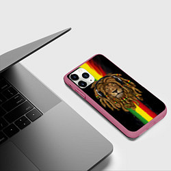 Чехол iPhone 11 Pro матовый Лев с дредами в наушниках, цвет: 3D-малиновый — фото 2