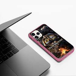 Чехол iPhone 11 Pro матовый Captain Titus Warhammer 40000 space marine 2, цвет: 3D-малиновый — фото 2