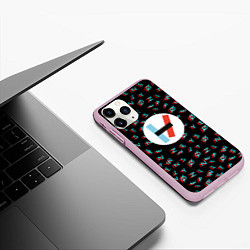 Чехол iPhone 11 Pro матовый Twenty one pilots glitch, цвет: 3D-розовый — фото 2