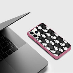 Чехол iPhone 11 Pro матовый Паттерн с призраками, цвет: 3D-малиновый — фото 2