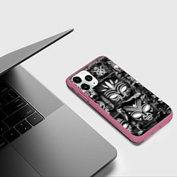 Чехол iPhone 11 Pro матовый Африканские маски на пэчворк дениме, цвет: 3D-малиновый — фото 2