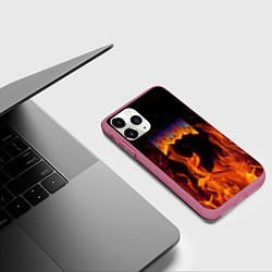 Чехол iPhone 11 Pro матовый Doom fire steel logo, цвет: 3D-малиновый — фото 2