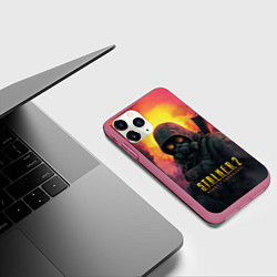 Чехол iPhone 11 Pro матовый Stalker 2 радиоактивный дым, цвет: 3D-малиновый — фото 2