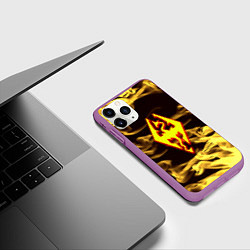 Чехол iPhone 11 Pro матовый Скайрим лого в огне, цвет: 3D-фиолетовый — фото 2