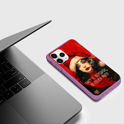 Чехол iPhone 11 Pro матовый Санту не встречала - но оленей много, цвет: 3D-фиолетовый — фото 2