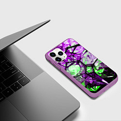Чехол iPhone 11 Pro матовый Чёрно-зелёная абстракция на фиолетовом фоне, цвет: 3D-фиолетовый — фото 2