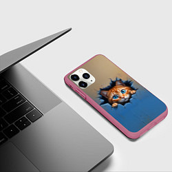 Чехол iPhone 11 Pro матовый Выглядывающий котенок, цвет: 3D-малиновый — фото 2