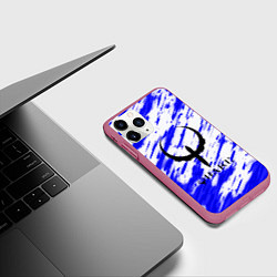 Чехол iPhone 11 Pro матовый Quake огненные краски, цвет: 3D-малиновый — фото 2