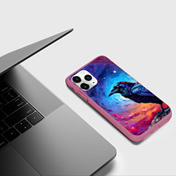Чехол iPhone 11 Pro матовый Черный ворон на фоне космоса, цвет: 3D-малиновый — фото 2