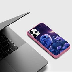 Чехол iPhone 11 Pro матовый Сова и ночное небо, цвет: 3D-малиновый — фото 2