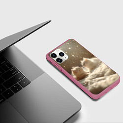 Чехол iPhone 11 Pro матовый Белые милые котята, цвет: 3D-малиновый — фото 2