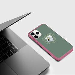 Чехол iPhone 11 Pro матовый Весна пчела на цветке, цвет: 3D-малиновый — фото 2