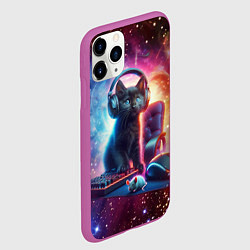Чехол iPhone 11 Pro матовый Котёнок в наушниках с мышкой в космосе, цвет: 3D-фиолетовый — фото 2