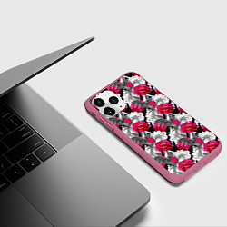 Чехол iPhone 11 Pro матовый Розы красные и черно-белые, цвет: 3D-малиновый — фото 2