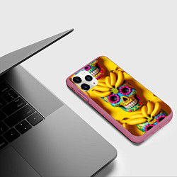 Чехол iPhone 11 Pro матовый Мексиканские черепа и бананы - паттерн, цвет: 3D-малиновый — фото 2