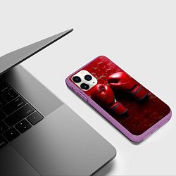 Чехол iPhone 11 Pro матовый Бойцовские перчатки на красном, цвет: 3D-фиолетовый — фото 2