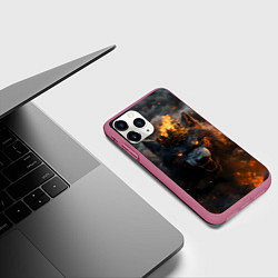 Чехол iPhone 11 Pro матовый Волк в огне, цвет: 3D-малиновый — фото 2