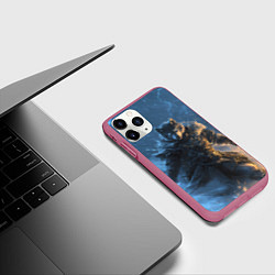 Чехол iPhone 11 Pro матовый Волк и молния, цвет: 3D-малиновый — фото 2