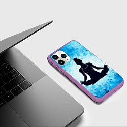 Чехол iPhone 11 Pro матовый Йога на синем, цвет: 3D-фиолетовый — фото 2