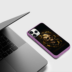 Чехол iPhone 11 Pro матовый Череп и жёлто-чёрные змеи, цвет: 3D-фиолетовый — фото 2