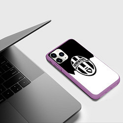 Чехол iPhone 11 Pro матовый Ювентус черно белая геометрия, цвет: 3D-фиолетовый — фото 2