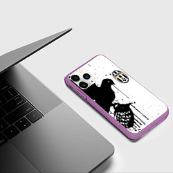 Чехол iPhone 11 Pro матовый Ювентус черная птица краски, цвет: 3D-фиолетовый — фото 2