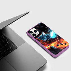 Чехол iPhone 11 Pro матовый Кот в космосе киберпанк, цвет: 3D-фиолетовый — фото 2