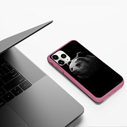 Чехол iPhone 11 Pro матовый Взгляд мишки, цвет: 3D-малиновый — фото 2